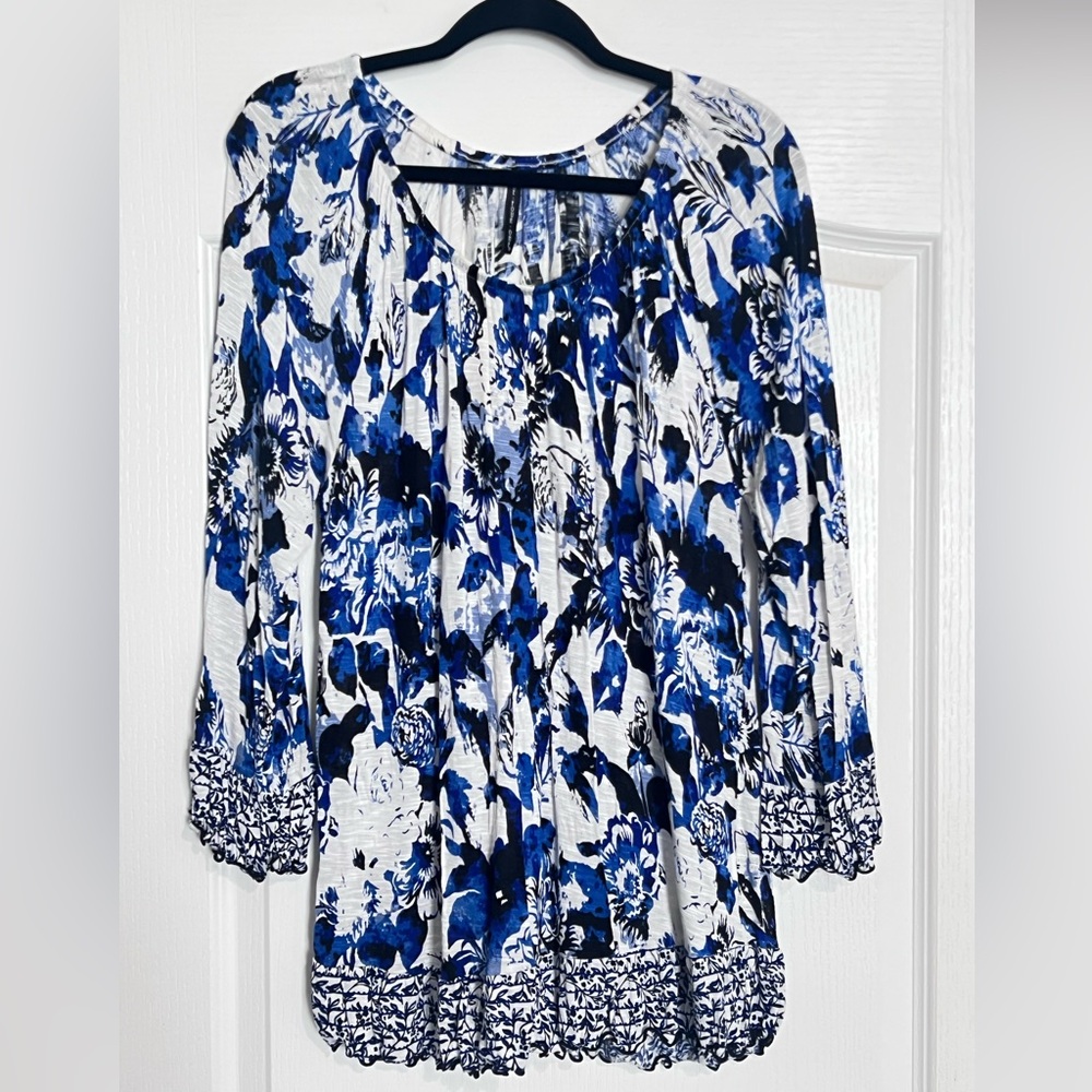 Women’s White and Royal Blue Smocked Hem Floral Blouse